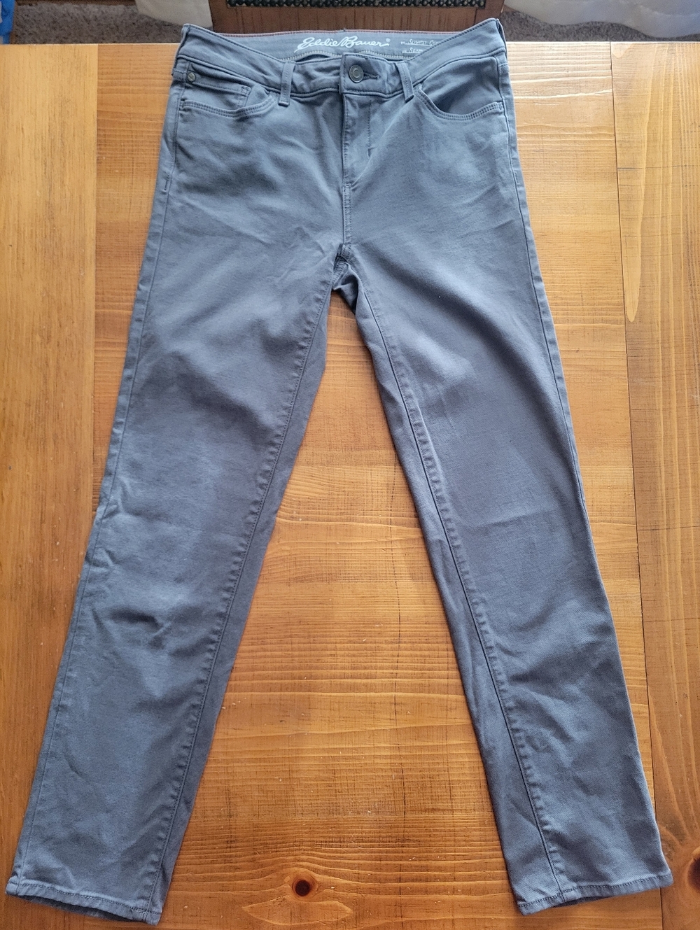 Eddie Bauer Slightly Curvy Slim Straight Soft Gray Jeans Size 8 Inseam 29.5 In